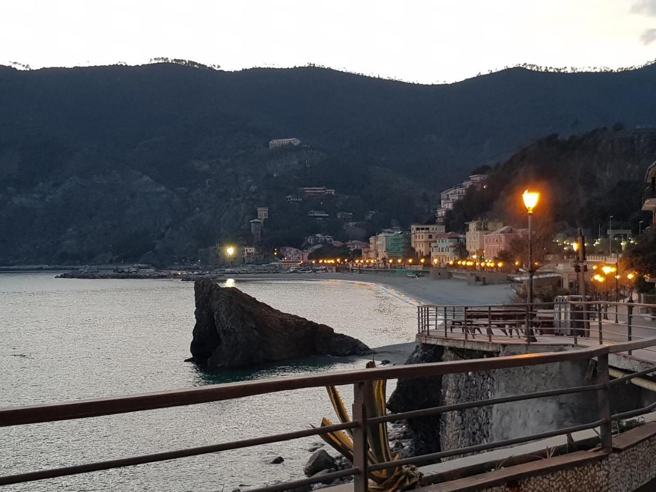 Stunning Seaview Apartment Monterosso al Mare Extérieur photo
