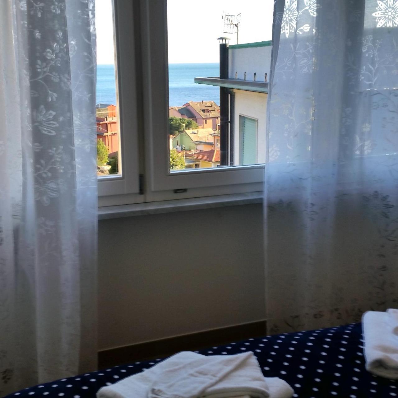 Stunning Seaview Apartment Monterosso al Mare Extérieur photo